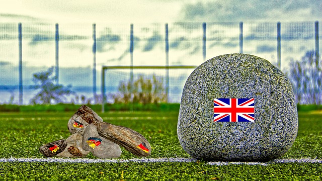 及拉菲尼亚 及拉菲尼亚